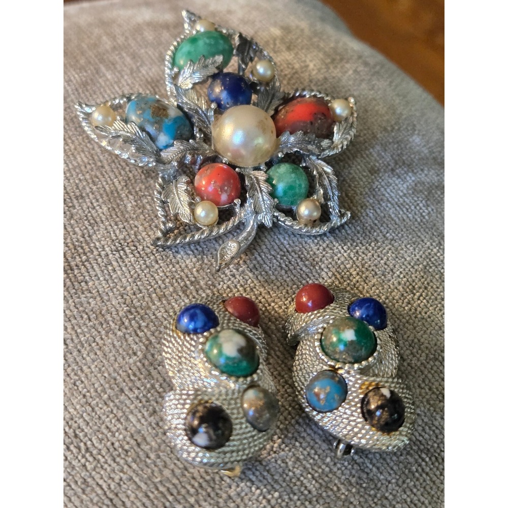SARAH CONVENTRY 1967 "Fantasy" Brooch & Earrings Multi- Color Stones Vintage